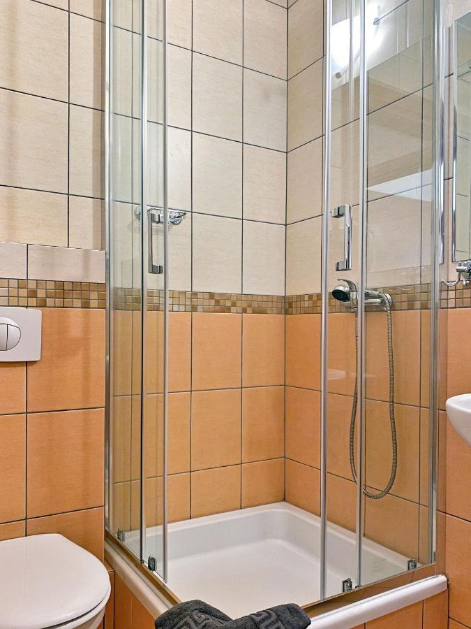 Dom Wczasowy Pod Zegarem Łeba Eksteriør billede